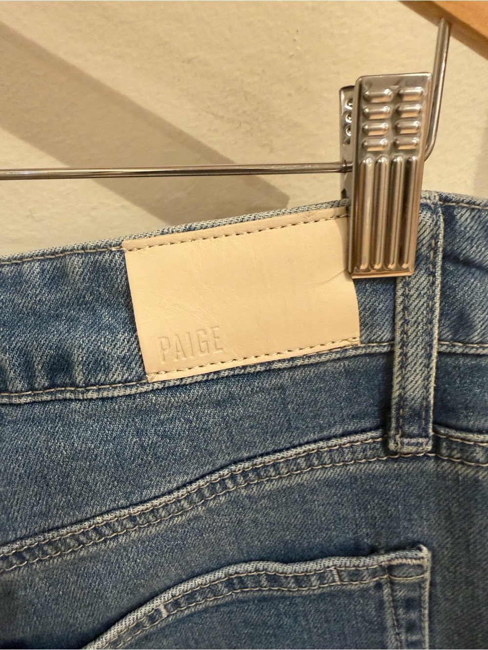 PAIGE Alexis Cargo Barrel Jeans - Picture 7 of 10
